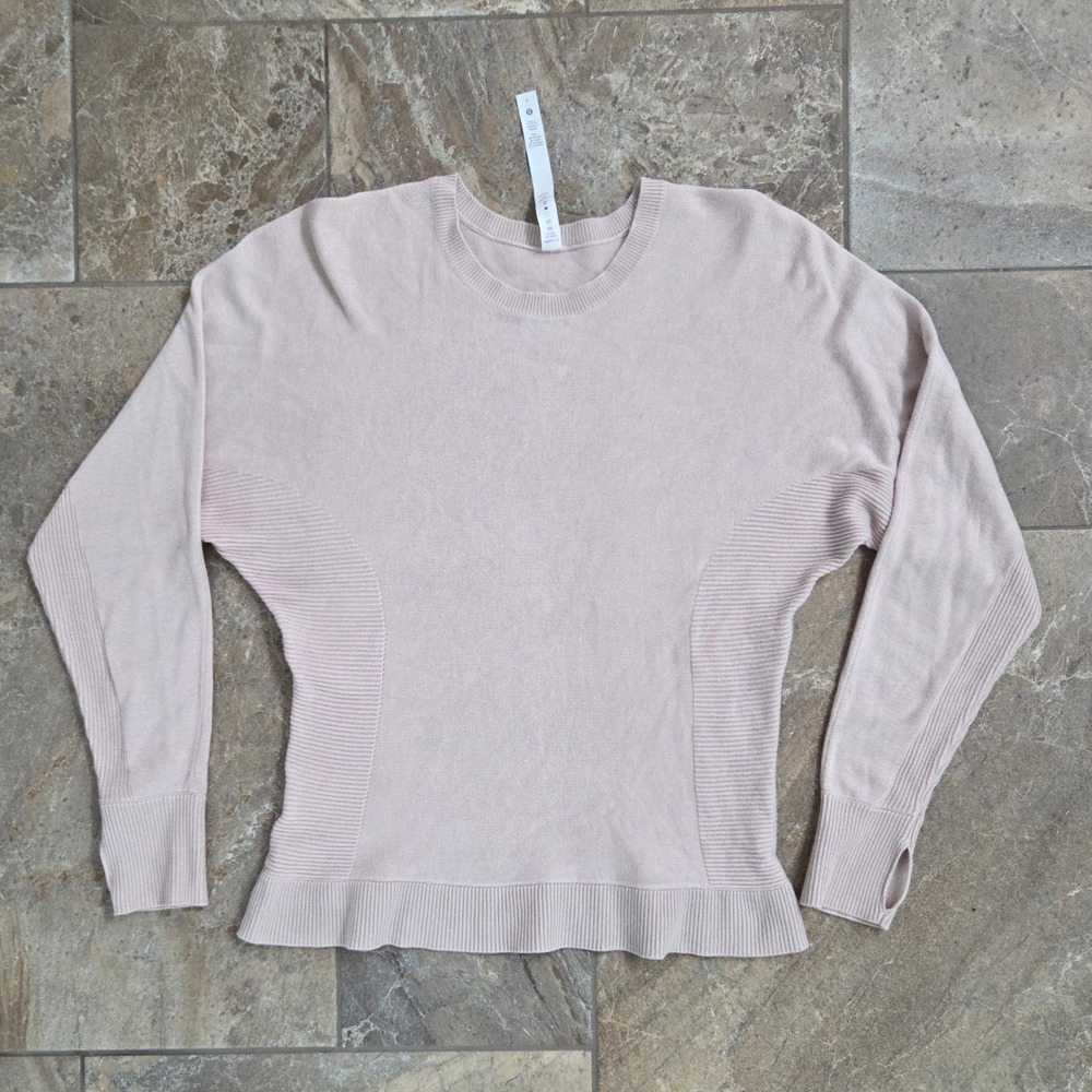 Lululemon Lightweight Pullover Top Size 6 Long Sleeve Athleisure Knit Thumbholes